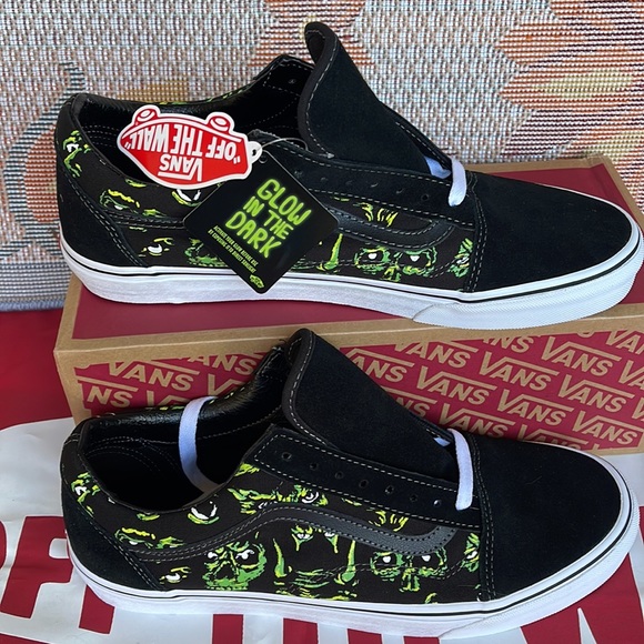 Vans Men’s Old Skool
Eyes in The Dark Black/Multi 
VN0A4BW2BML
Sneakers - Picture 2 of 16